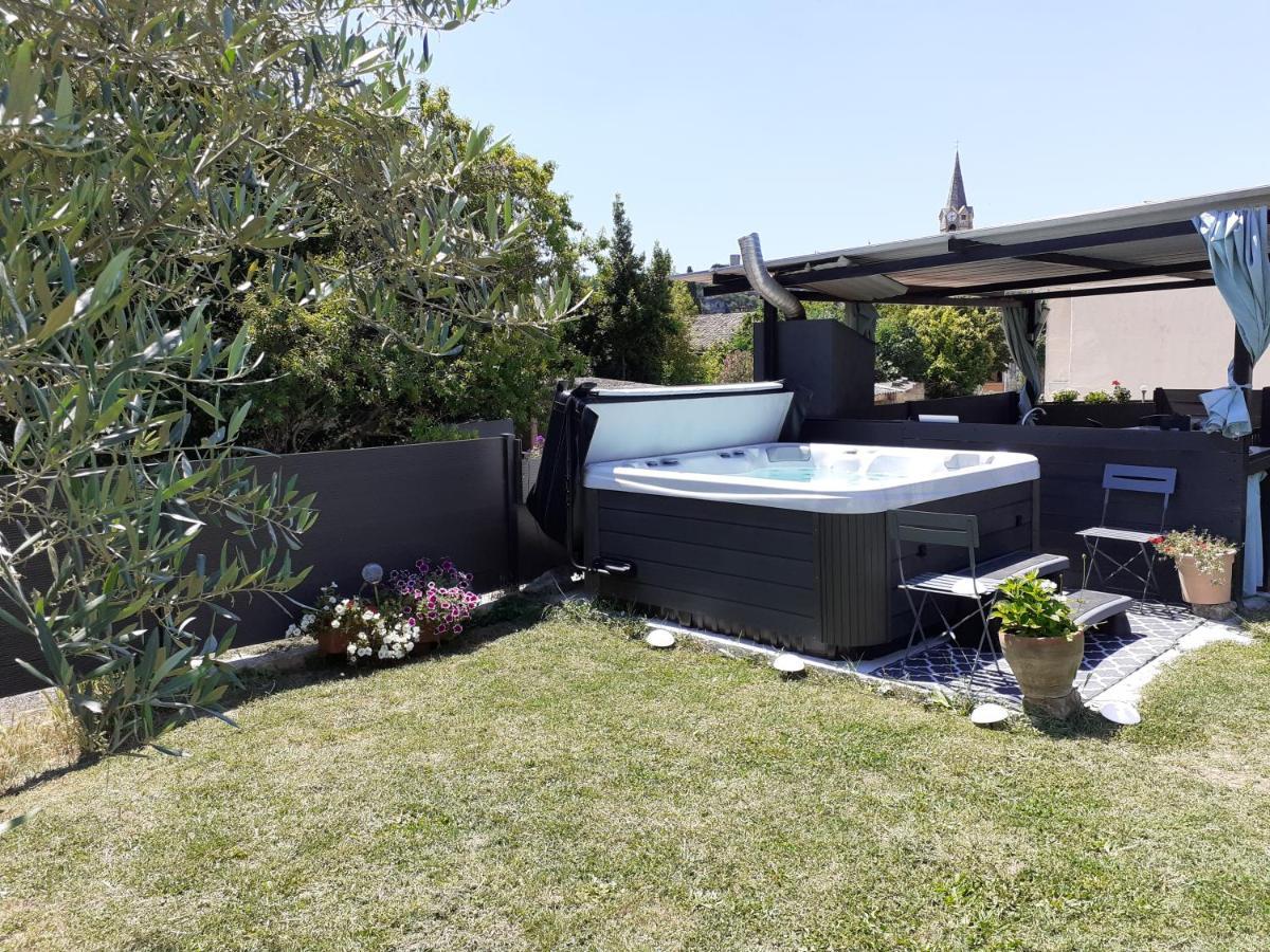 Chambres D'Hotes & Jacuzzi - A L'Ombre Des Amandiers Saint-Martin-dʼArdèche 部屋 写真