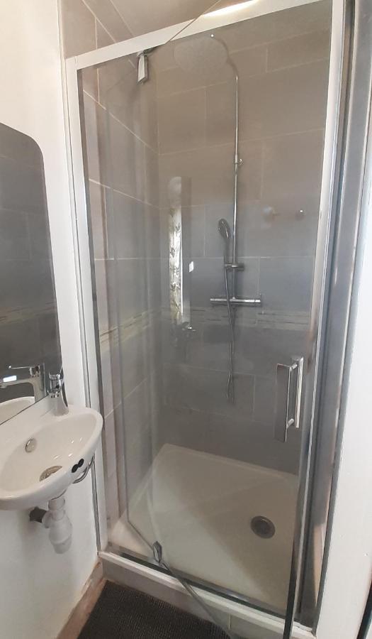 Chambres D'Hotes & Jacuzzi - A L'Ombre Des Amandiers Saint-Martin-dʼArdèche エクステリア 写真