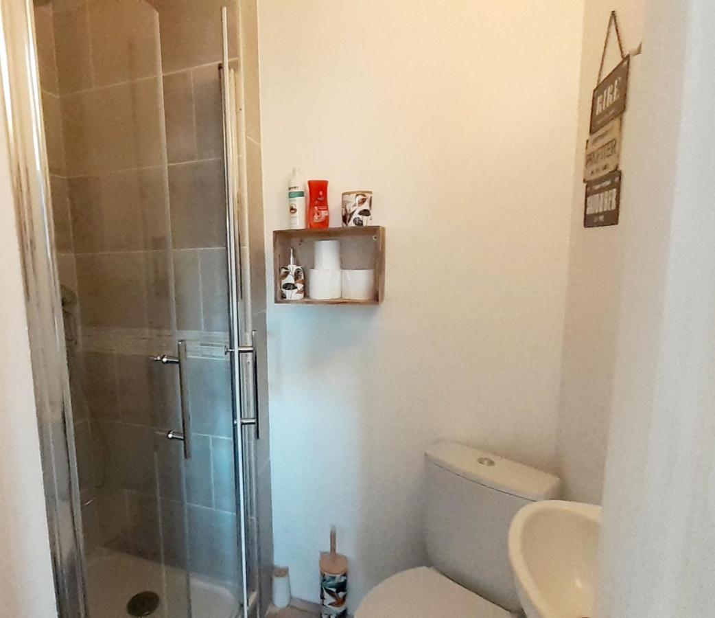 Chambres D'Hotes & Jacuzzi - A L'Ombre Des Amandiers Saint-Martin-dʼArdèche エクステリア 写真