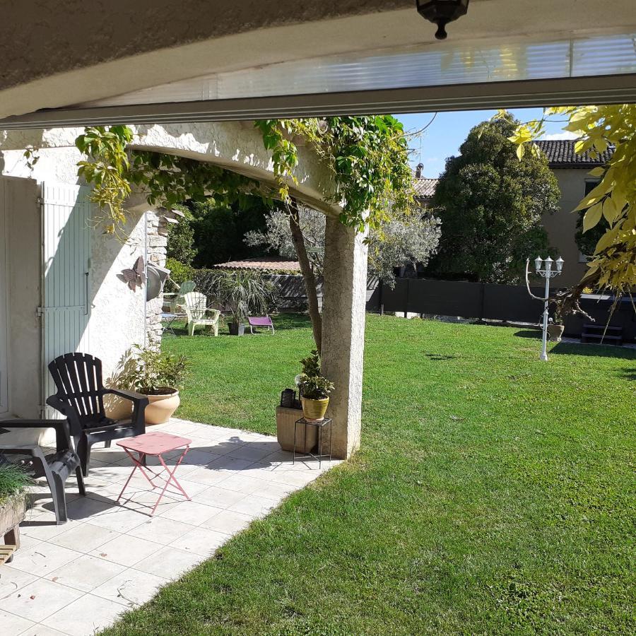 Chambres D'Hotes & Jacuzzi - A L'Ombre Des Amandiers Saint-Martin-dʼArdèche エクステリア 写真