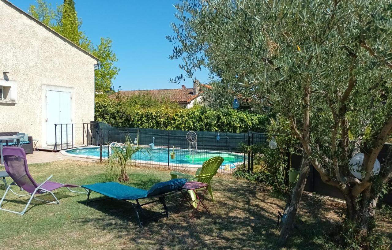 Chambres D'Hotes & Jacuzzi - A L'Ombre Des Amandiers Saint-Martin-dʼArdèche エクステリア 写真