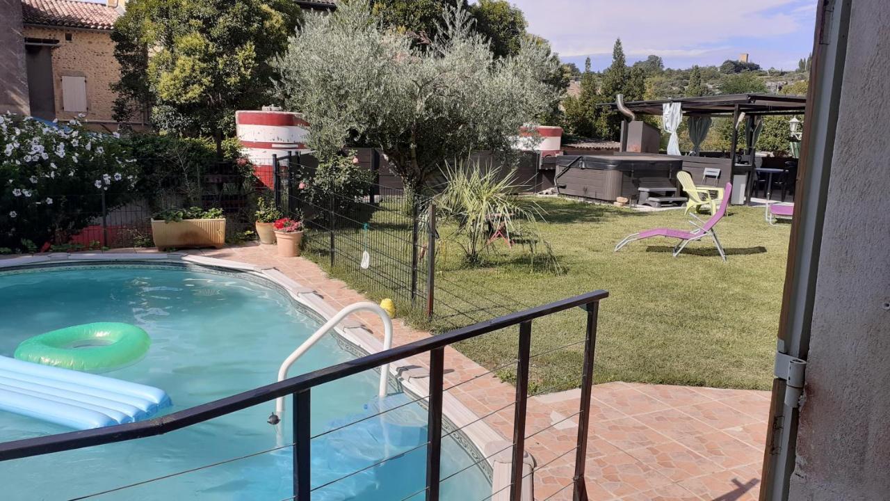 Chambres D'Hotes & Jacuzzi - A L'Ombre Des Amandiers Saint-Martin-dʼArdèche エクステリア 写真
