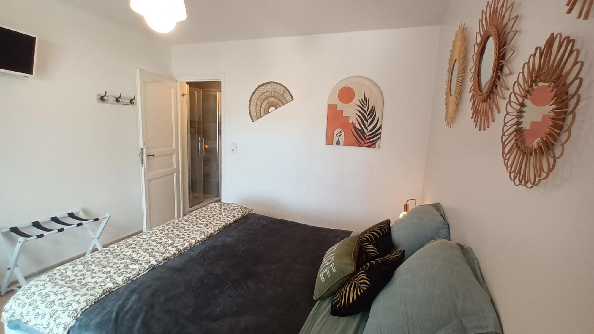 Chambres D'Hotes & Jacuzzi - A L'Ombre Des Amandiers Saint-Martin-dʼArdèche エクステリア 写真