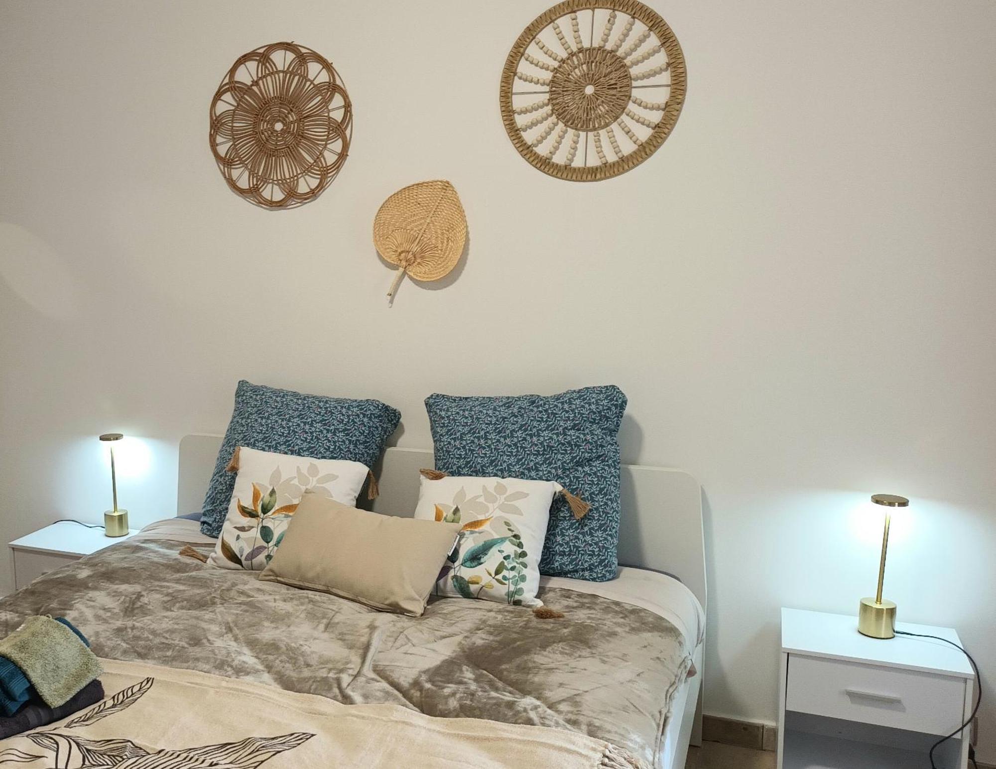 Chambres D'Hotes & Jacuzzi - A L'Ombre Des Amandiers Saint-Martin-dʼArdèche エクステリア 写真